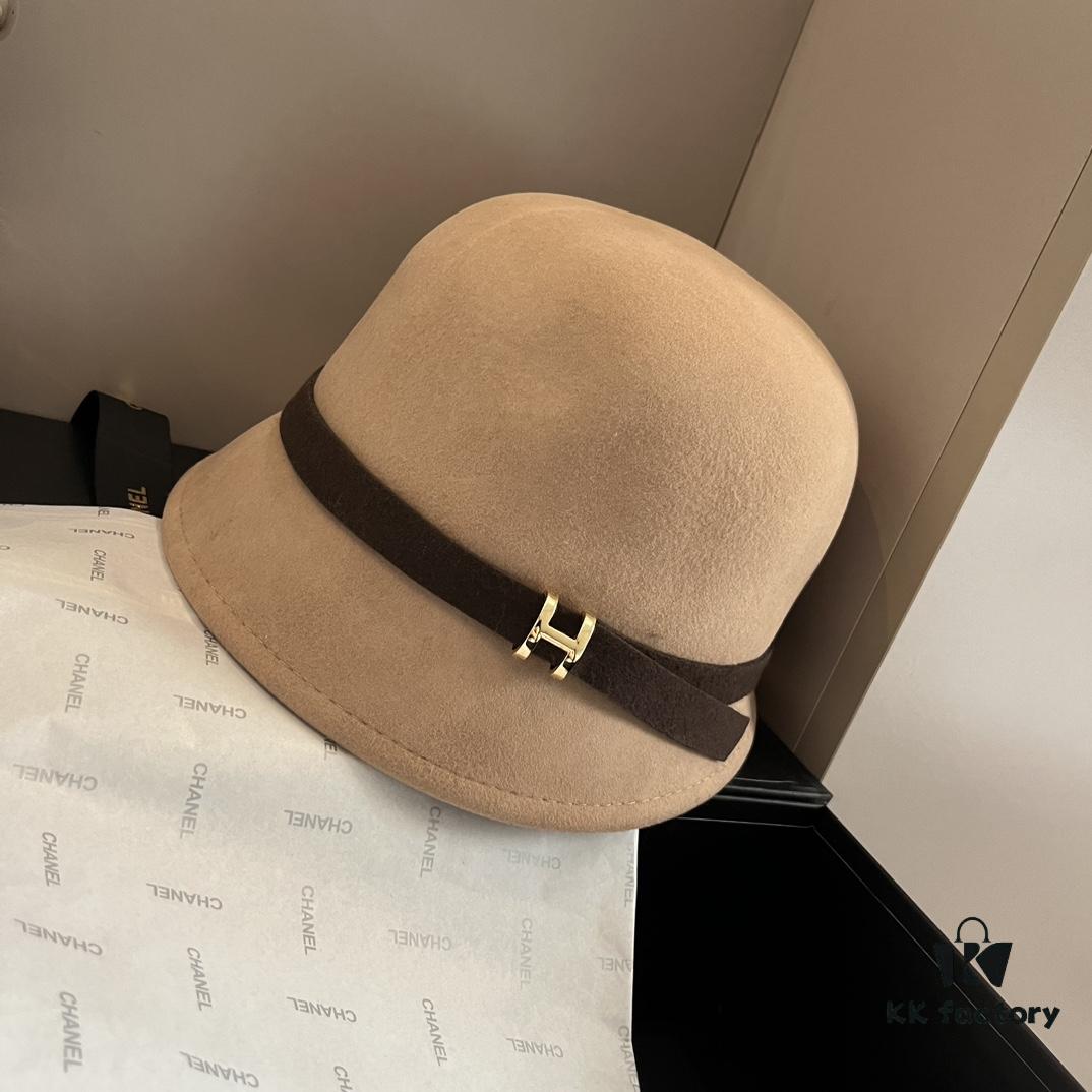 HEREMS Hermès 2024 Autumn/Winter New Wool Fedora Hat, 100% Wool, Irregular Cut Design, Fashionable Women's Essential, Khaki White Black, Head Circumference 57cm