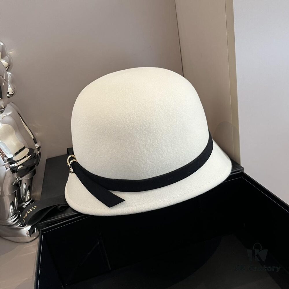 HEREMS Hermes 2024 Autumn/Winter New Wool Beanie Hat, 100% Wool, Irregular Cut Design, Fashionable Women's Essential, Head Circumference 57cm, Khaki White Black