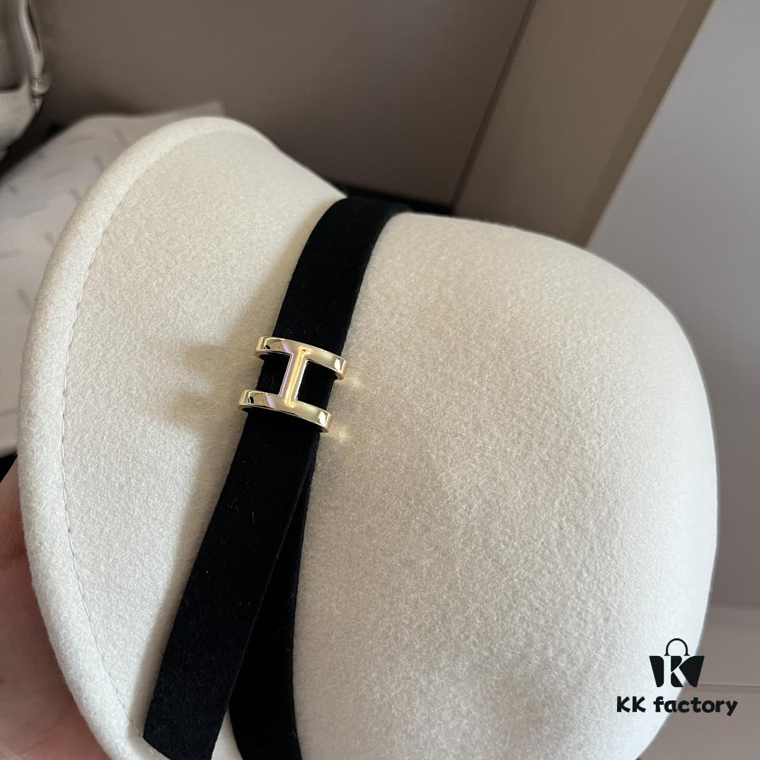 HEREMS Hermes 2024 Autumn/Winter New Wool Beanie Hat, 100% Wool, Irregular Cut Design, Fashionable Women's Essential, Head Circumference 57cm, Khaki White Black