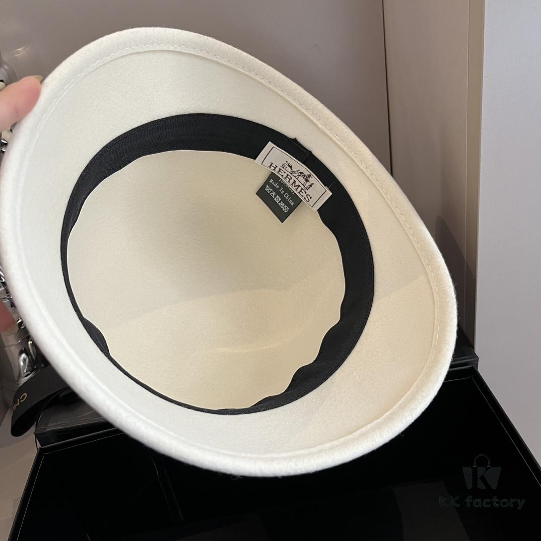 HEREMS Hermes 2024 Autumn/Winter New Wool Beanie Hat, 100% Wool, Irregular Cut Design, Fashionable Women's Essential, Head Circumference 57cm, Khaki White Black