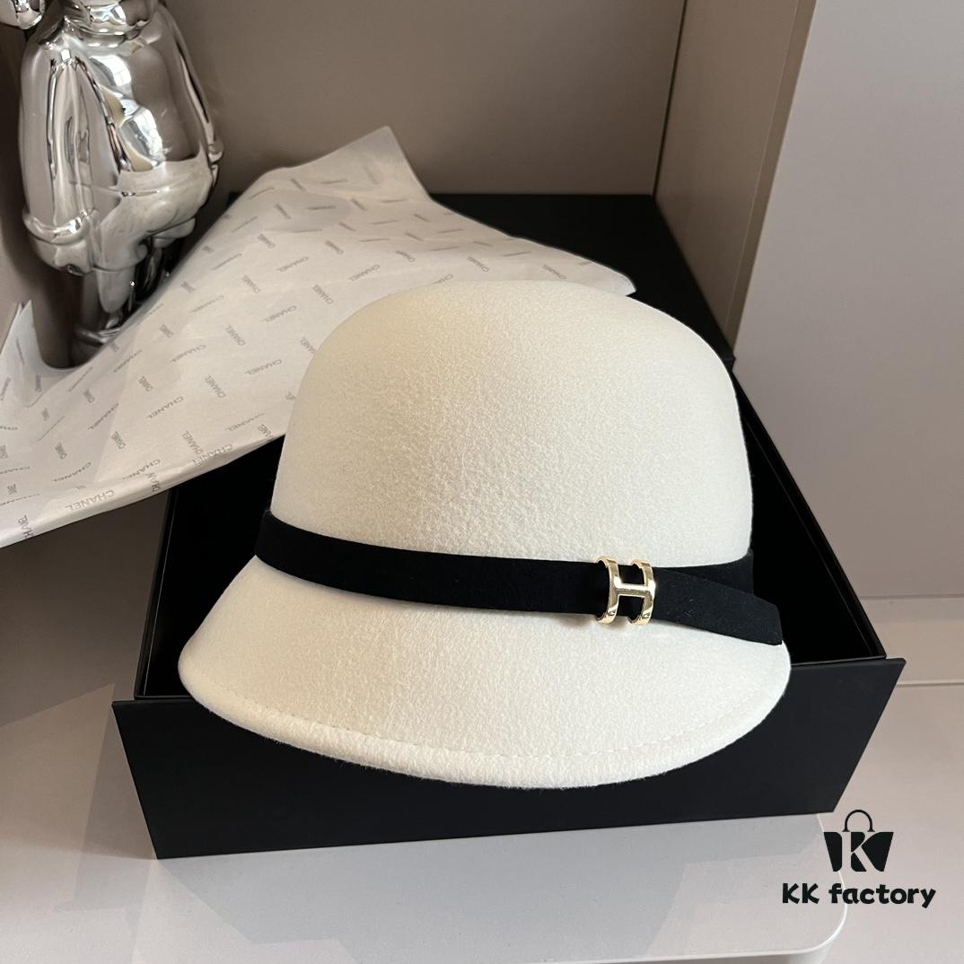 HEREMS Hermes 2024 Autumn/Winter New Wool Beanie Hat, 100% Wool, Irregular Cut Design, Fashionable Women's Essential, Head Circumference 57cm, Khaki White Black