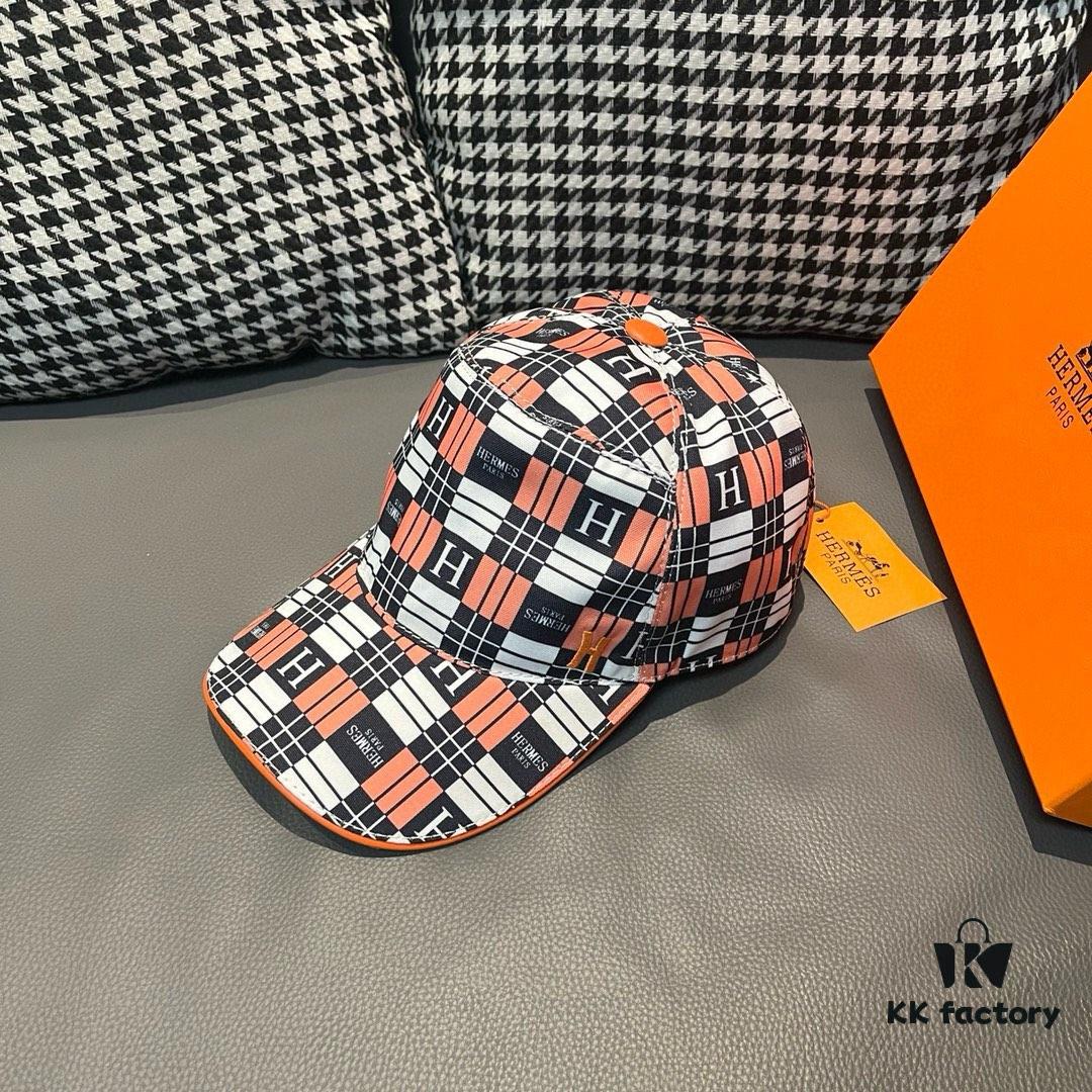 Box bag, HERMÈS new original order baseball cap, H embroidered plaid, genuine mold custom-made, original breathable canvas fabric + top-layer cowhide, factory fine steel adjustable buckle, exquisite workmanship, stylish and handsome with excellent quality!