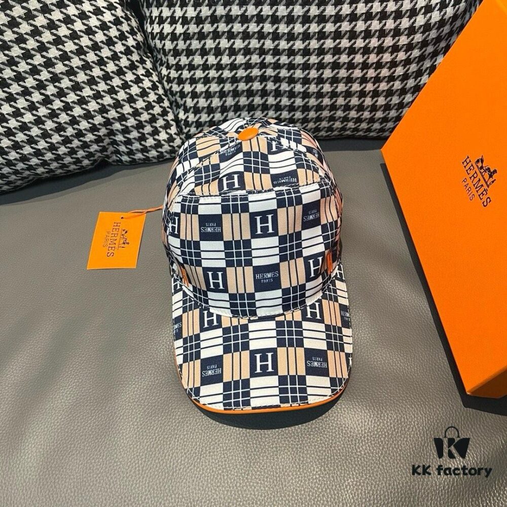 Box with cloth bag, HERMÈS new original single baseball cap, H embroidery plaid design, genuine mold custom-made, authentic breathable canvas fabric + top-layer cowhide, original factory stainless steel adjustable buckle, exquisite craftsmanship, stylish and handsome, excellent quality!