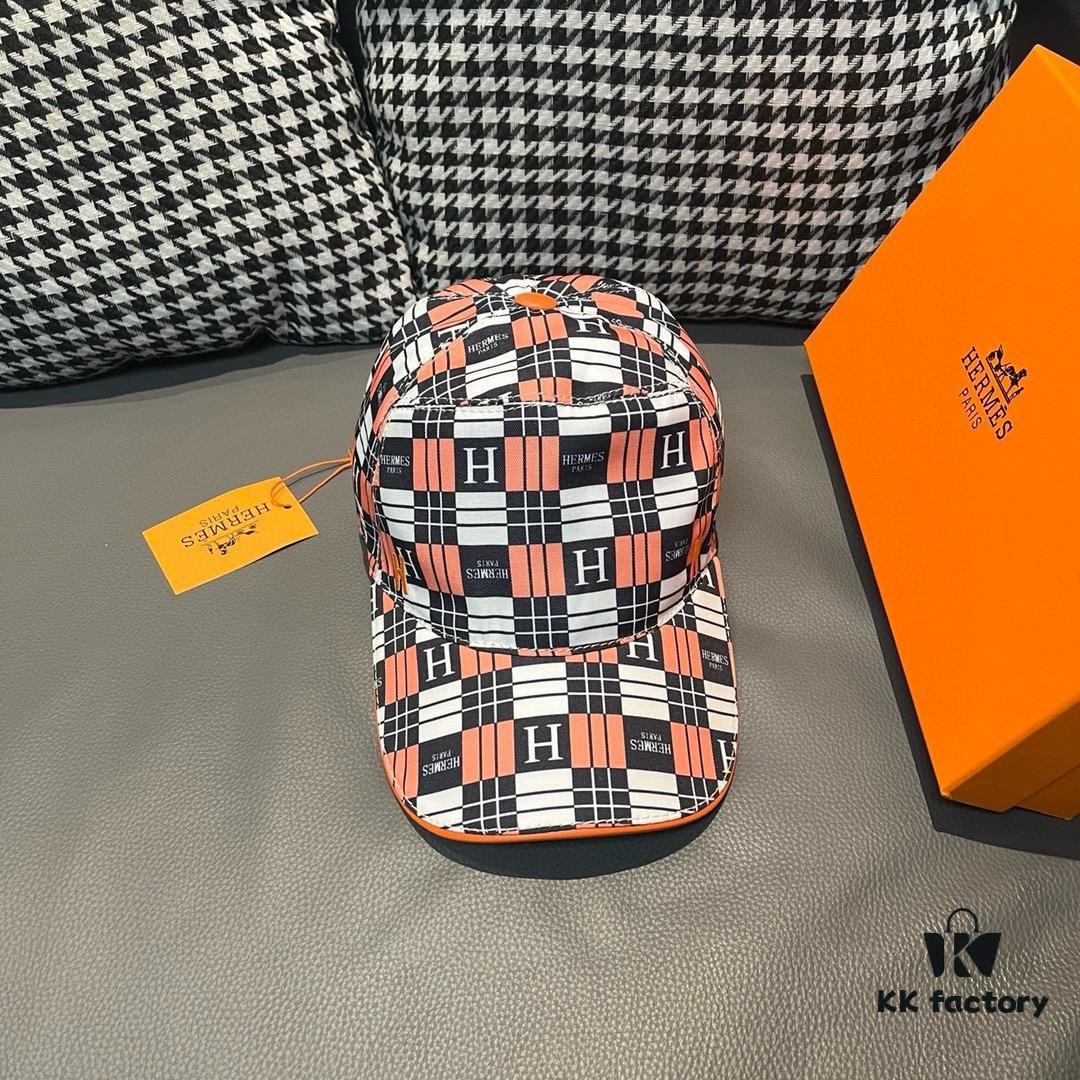 Box bag, HERMÈS new original order baseball cap, H embroidered plaid, genuine mold custom-made, original breathable canvas fabric + top-layer cowhide, factory fine steel adjustable buckle, exquisite workmanship, stylish and handsome with excellent quality!