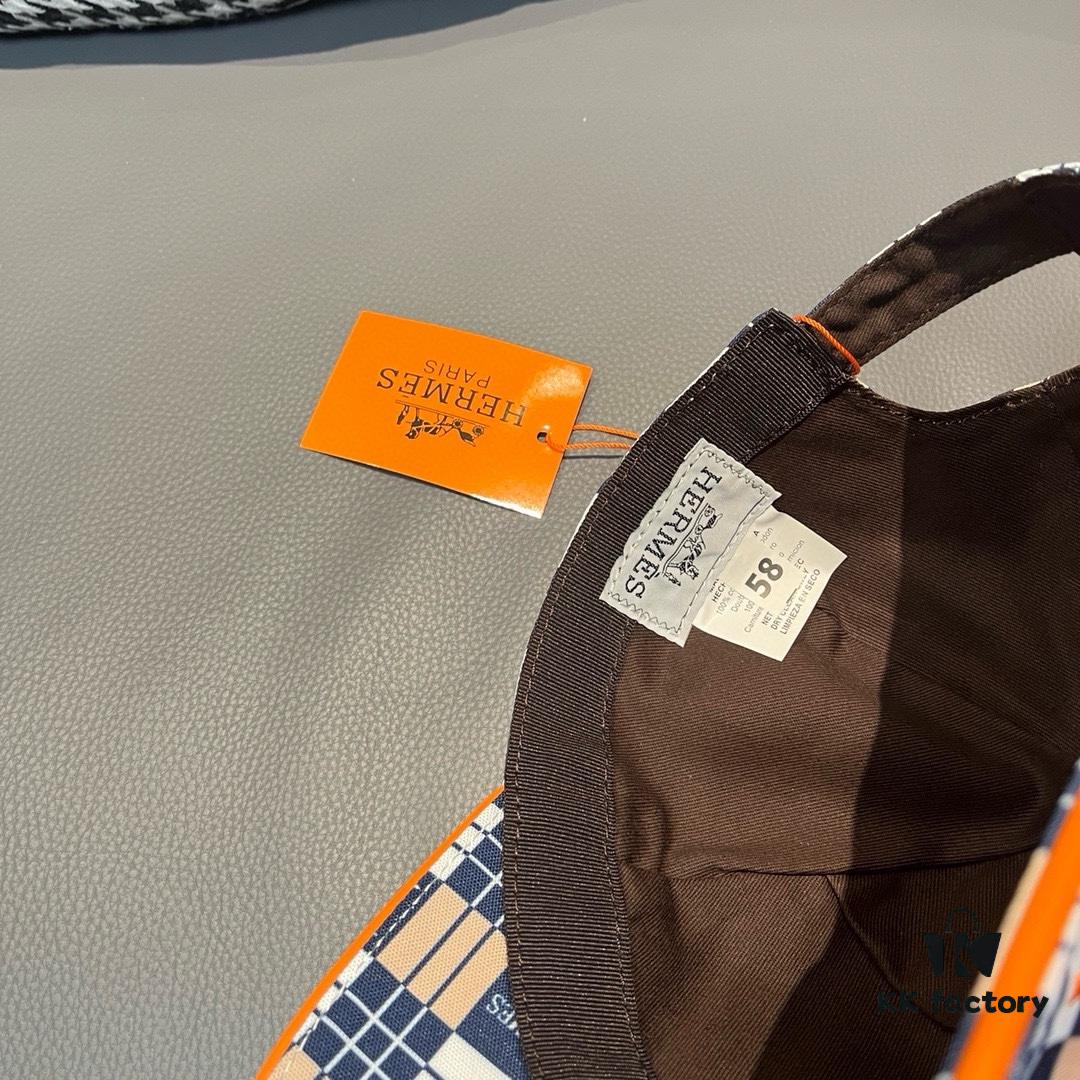Box with cloth bag, HERMÈS new original single baseball cap, H embroidery plaid design, genuine mold custom-made, authentic breathable canvas fabric + top-layer cowhide, original factory stainless steel adjustable buckle, exquisite craftsmanship, stylish and handsome, excellent quality!