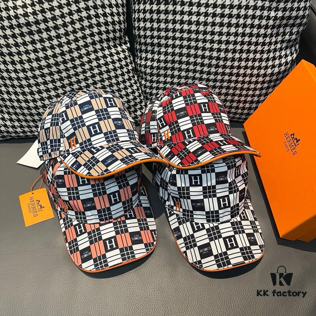 Box with cloth bag, HERMÈS new original single baseball cap, H embroidery plaid design, genuine mold custom-made, authentic breathable canvas fabric + top-layer cowhide, original factory stainless steel adjustable buckle, exquisite craftsmanship, stylish and handsome, excellent quality!