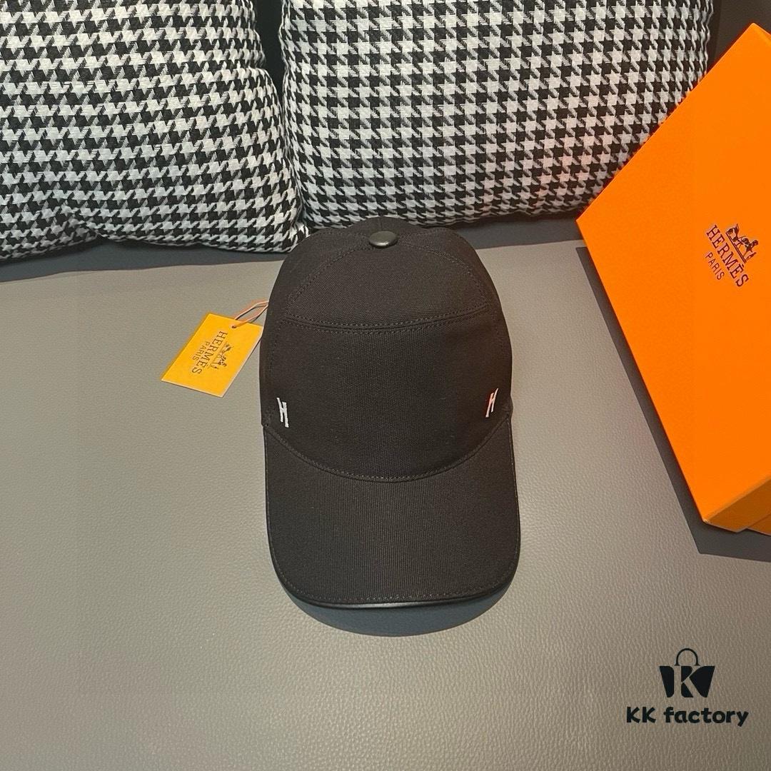 Box and Cloth Bag Included, HERMÈS Original Order Baseball Cap, Classic H Design, Genuine Mold Custom Made, Premium Breathable Canvas Fabric with Top Layer Leather, Original Factory Stainless Steel Adjustable Buckle, Exquisite Craftsmanship, Stylish and High Quality