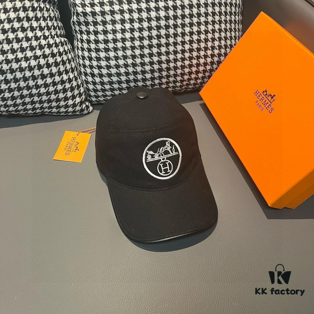 Box and cloth bag included, HERMÈS original order baseball cap, classic H design, authentic mold custom-made, premium breathable canvas fabric with top-layer cowhide, original factory stainless steel adjustable buckle, exquisite craftsmanship, stylish and handsome, outstanding quality