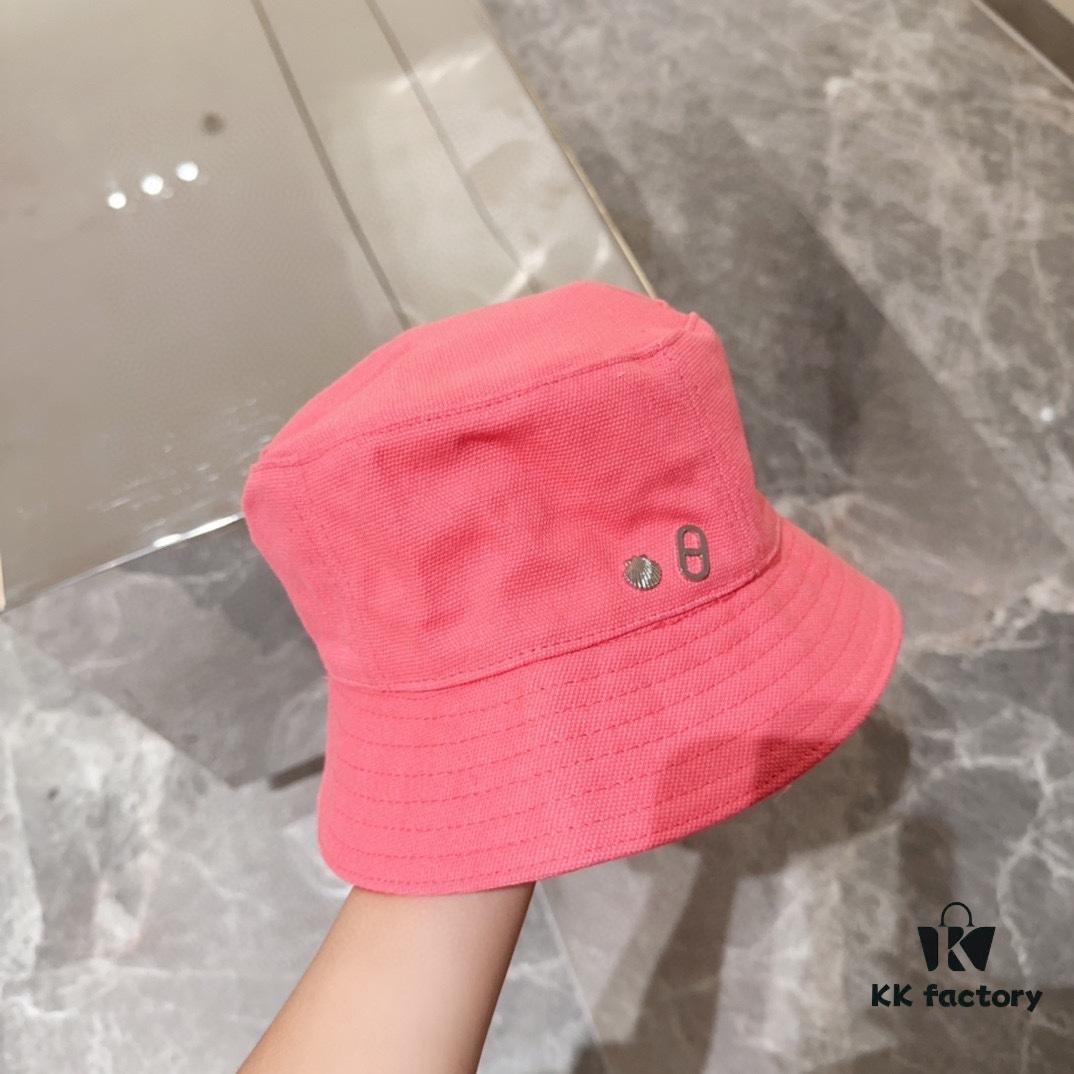 Hermès Autumn New Arrival Minimalist Fisherman Hat, On-Trend Design, Versatile Styling, Ready to Ship!