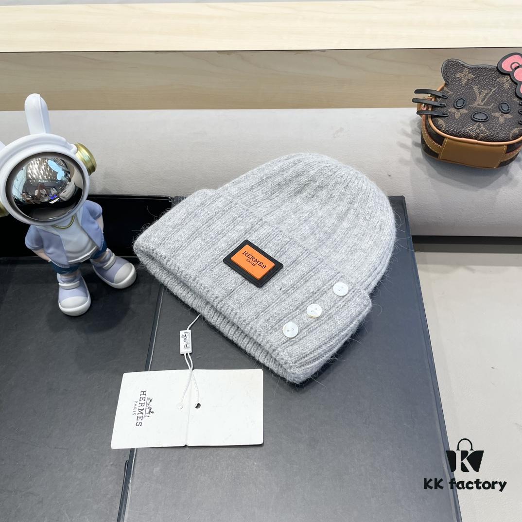 Hermes x Designer Collaborative Collection Distressed Button Beanie Warm Ear-Protecting Knit Hat Versatile Knitted Cap