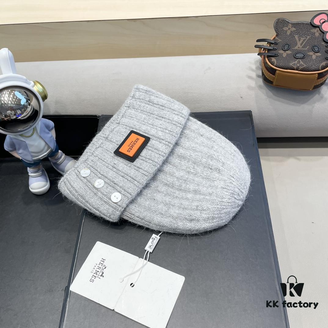 Hermes x Designer Collaborative Collection Distressed Button Beanie Warm Ear-Protecting Knit Hat Versatile Knitted Cap