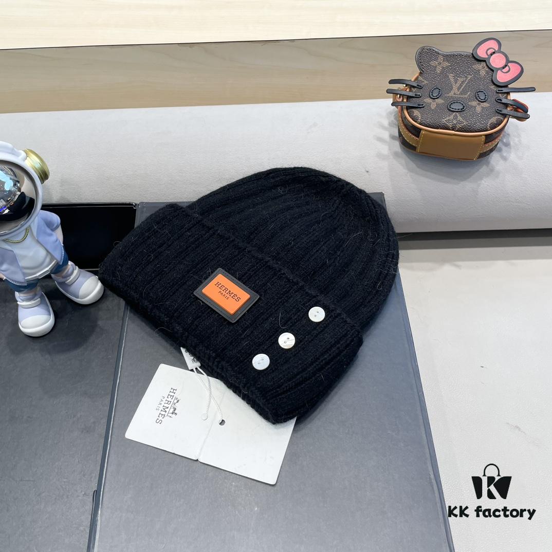 Hermes x Designer Collaboration Broken Button Knit Beanie Warm Ear-Protecting Hat Versatile Knitted Cap