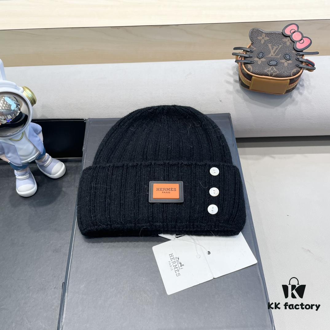 Hermes x Designer Collaboration Broken Button Knit Beanie Warm Ear-Protecting Hat Versatile Knitted Cap
