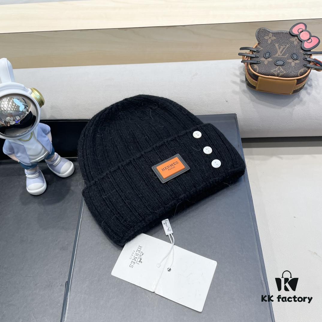 Hermes x Designer Collaboration Broken Button Knit Beanie Warm Ear-Protecting Hat Versatile Knitted Cap