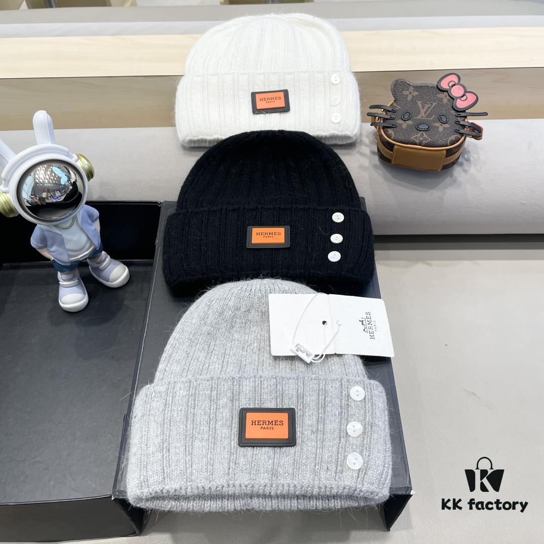 Hermes x Designer Collaboration Broken Button Knit Beanie Warm Ear-Protecting Hat Versatile Knitted Cap