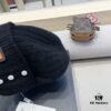 Hermes x Designer Collaboration Broken Button Knit Beanie Warm Ear-Protecting Hat Versatile Knitted Cap