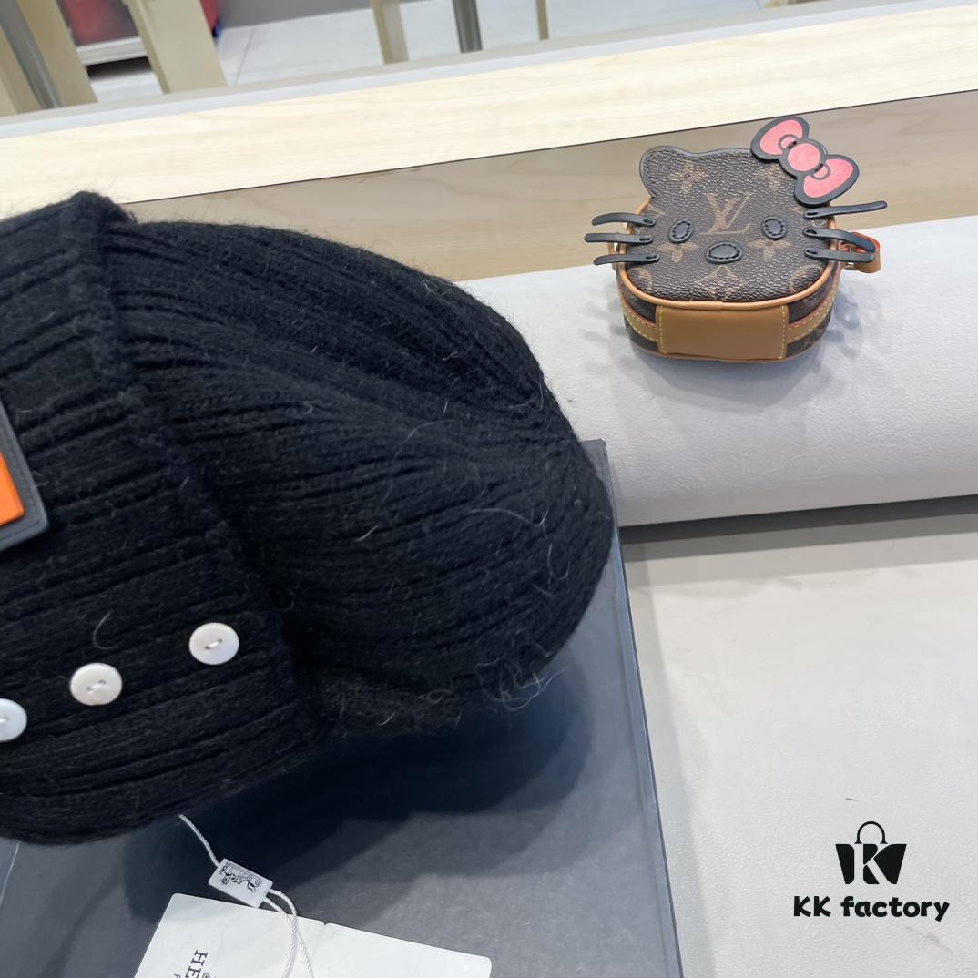 Hermes x Designer Collaboration Broken Button Knit Beanie Warm Ear-Protecting Hat Versatile Knitted Cap