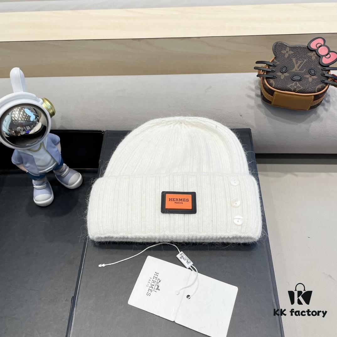 Hermes x Designer Collaboration Broken Button Knit Beanie Warm Ear-Protecting Hat Versatile Knitted Cap