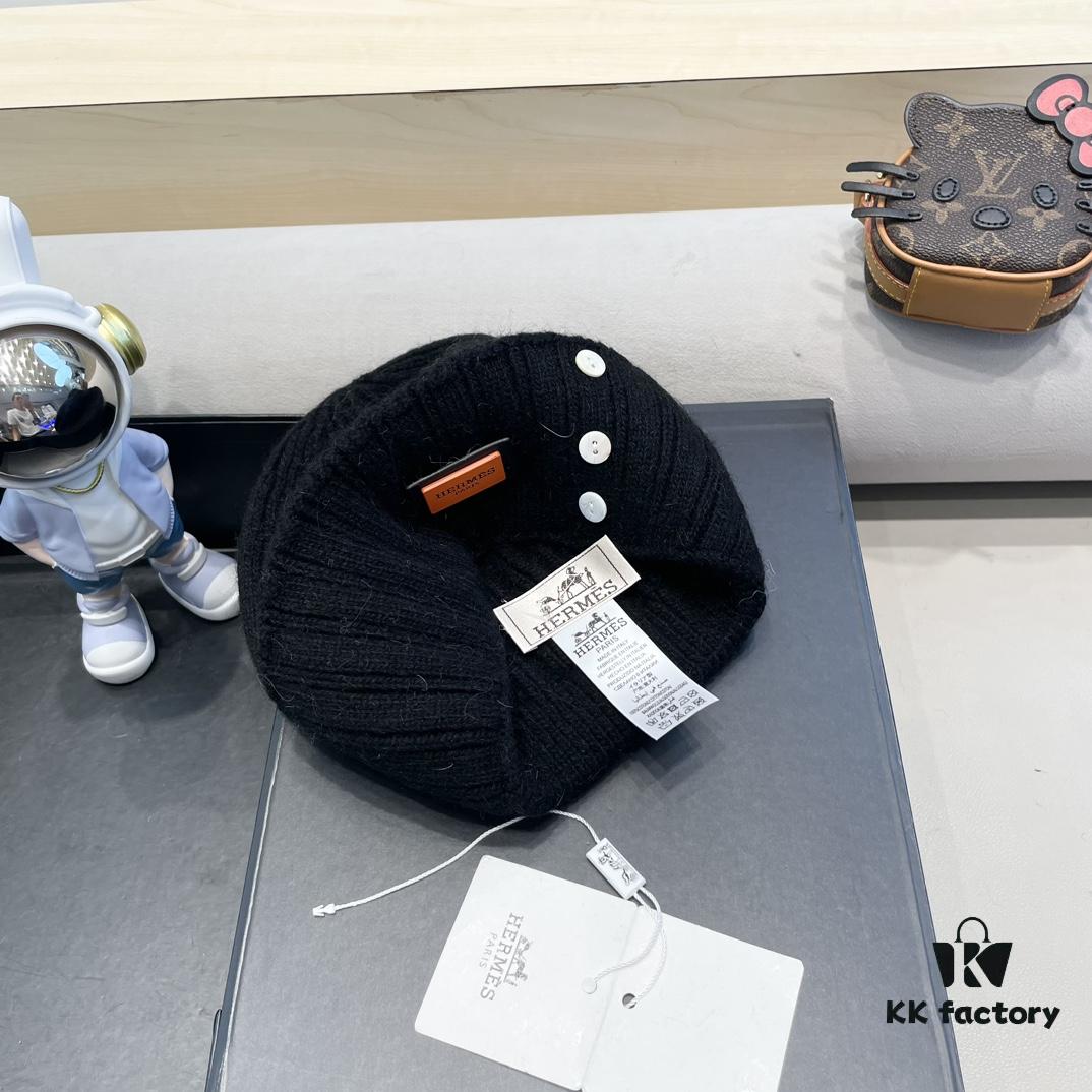 Hermes x Designer Collaboration Broken Button Knit Beanie Warm Ear-Protecting Hat Versatile Knitted Cap