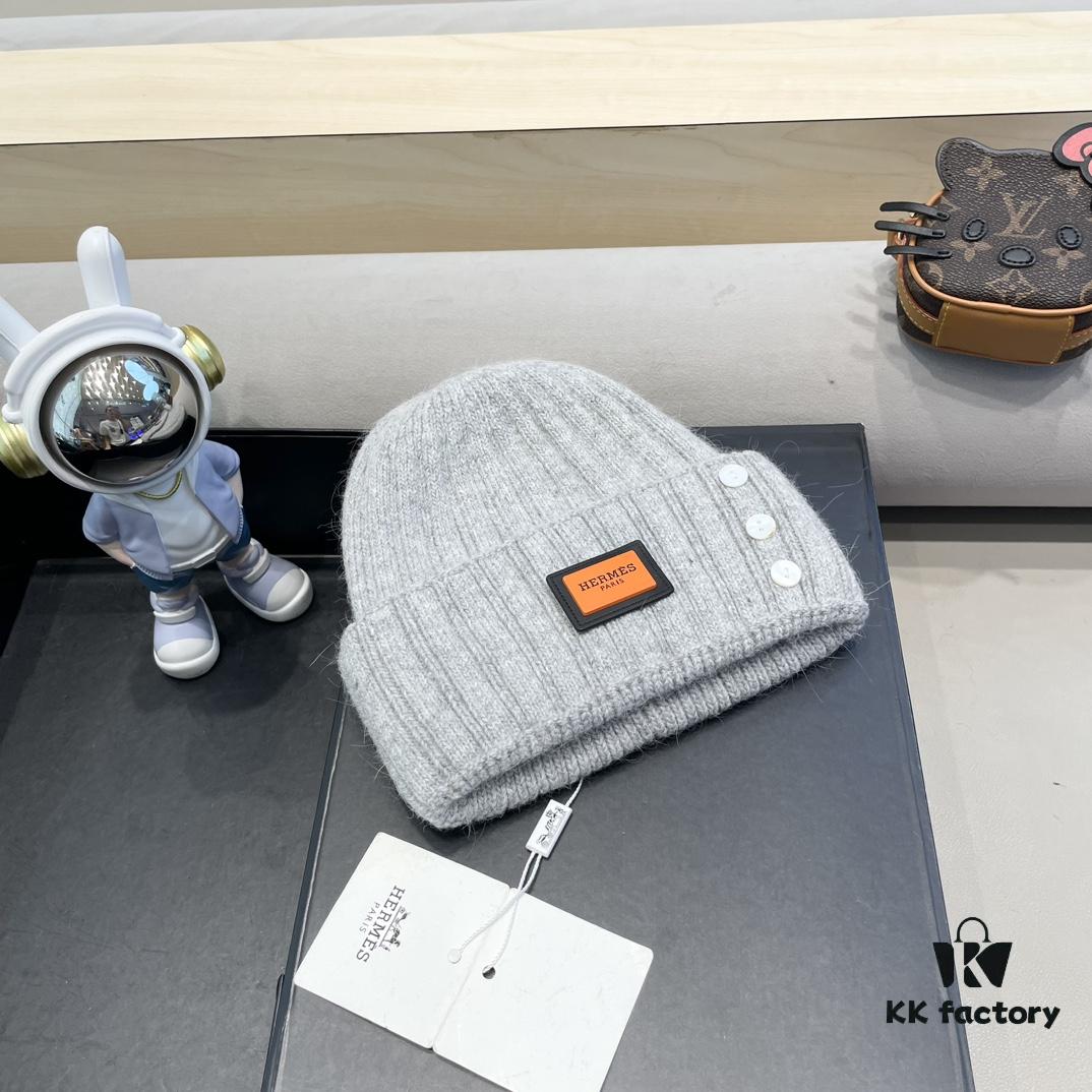 Hermes x Designer Collaborative Collection Distressed Button Beanie Warm Ear-Protecting Knit Hat Versatile Knitted Cap