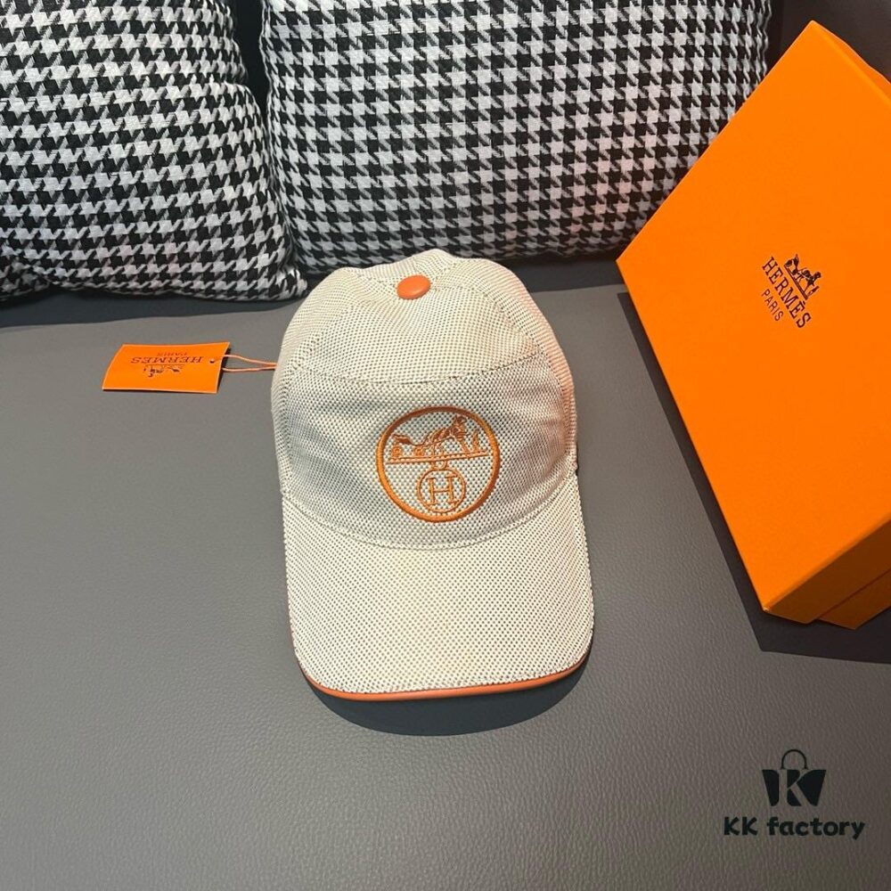 Box and Cloth Bag Included, HERMÈS Original Quality Baseball Cap, Classic H Design, Authentic Mold Custom Made, Premium Canvas Fabric with Top Layer Leather, Original Factory Stainless Steel Adjustable Buckle, Exquisite Craftsmanship, Stylish and High Quality