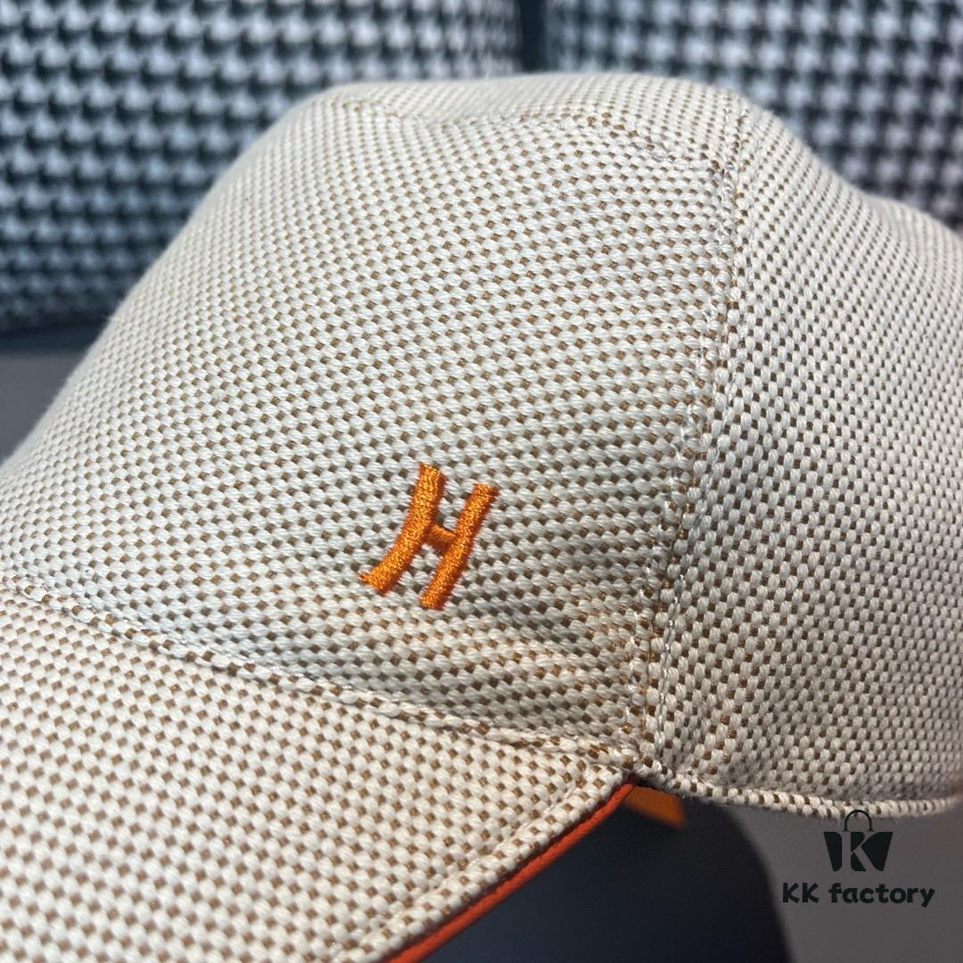 Box and Cloth Bag Included, HERMÈS Original Order Baseball Cap, Classic H Design, Genuine Leather and Breathable Canvas Fabric, Premium Steel Buckle, Exquisitely Crafted, Stylish and High Quality