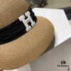 Hermès 2024 New Straw Sun Hat, Boater Hat 🤩 Beach Style, Simple and Elegant, Versatile Accessory