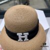 Hermès 2024 New Straw Sun Hat, Boater Hat 🤩 Beach Style, Simple and Elegant, Versatile Accessory