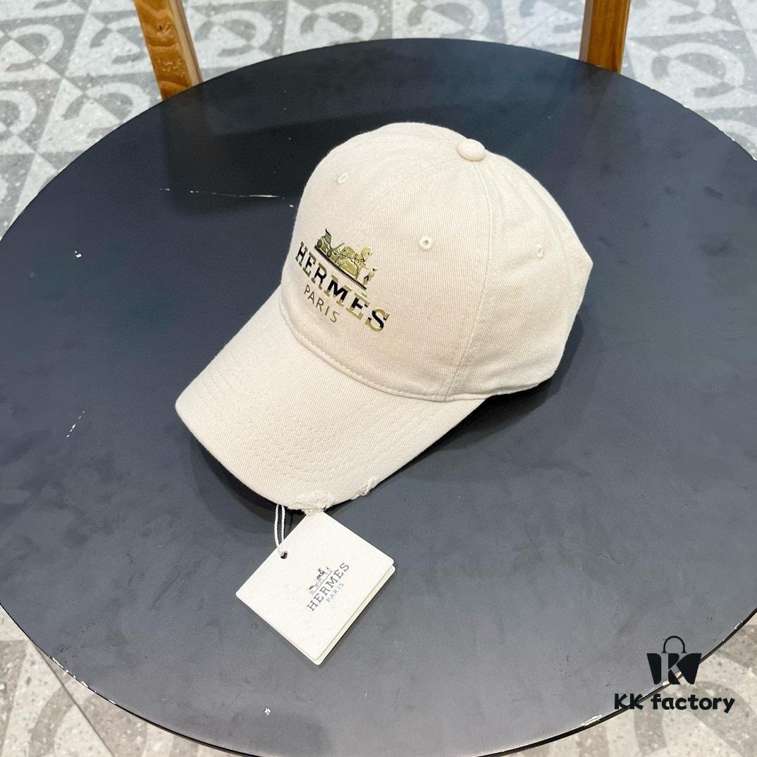 New Arrival HERMÈS Latest Original Quality Baseball Cap, Color-Blocked H Design, Premium Craftsmanship with Authentic Molded Customization, Original Breathable Canvas Fabric and Factory Stainless Steel Adjustable Buckle, Exquisite Workmanship, Stylish and High-Quality