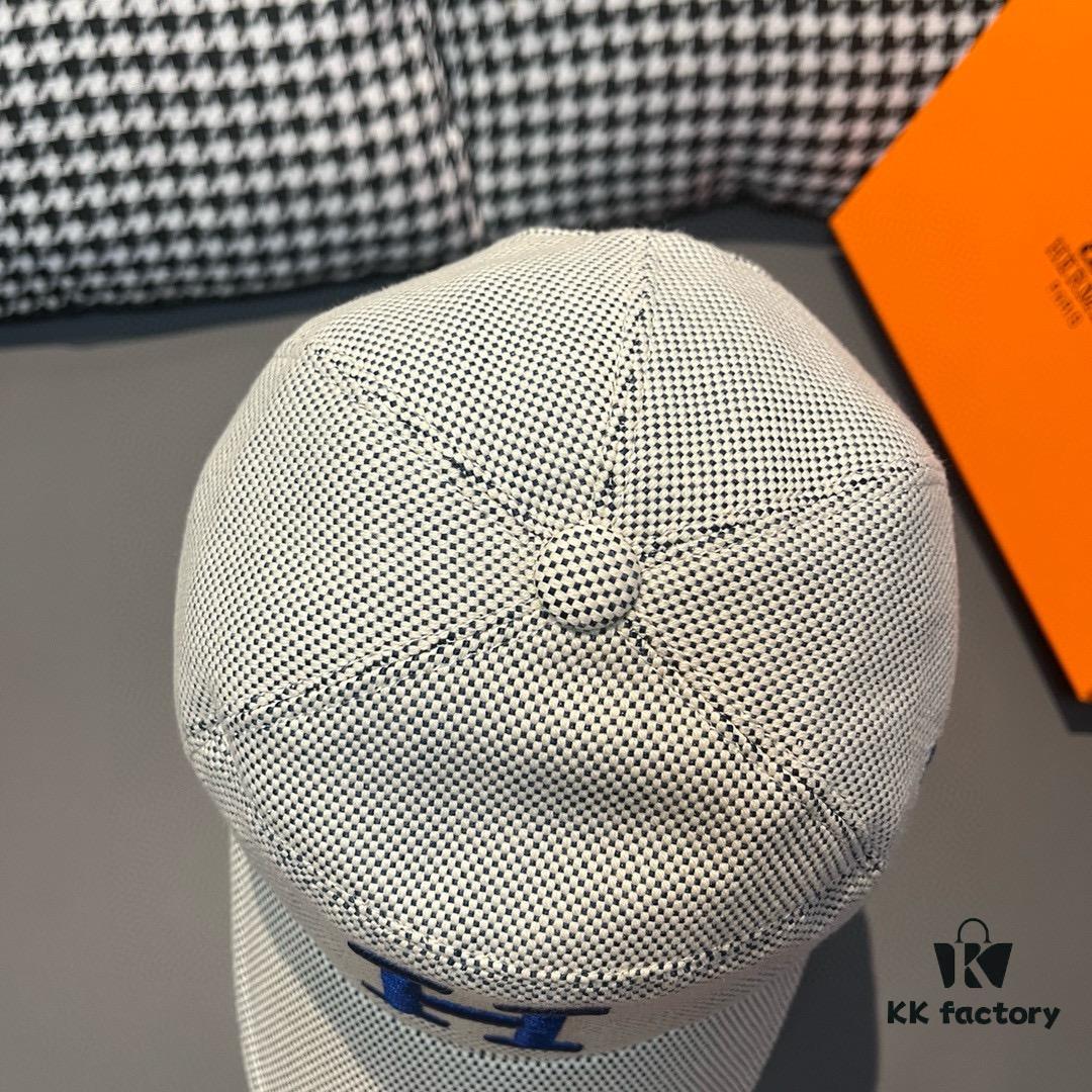 Box and Cloth Bag Included, HERMÈS Original Design Baseball Cap, Classic H Logo, Authentic Mold Custom Made, Premium Canvas Fabric with Top Layer Leather, Original Factory Stainless Steel Adjustable Buckle, Exquisite Craftsmanship, Stylish and High Quality