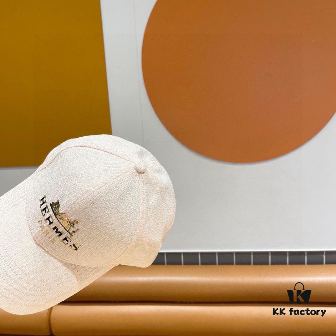 Hermès HERMES Limited Edition Embossed Baseball Cap, Official Website Original Lining, High-End Version for Connoisseurs – Breathable, Comfortable, Ultra UV Protection, Elegant and Sophisticated Style