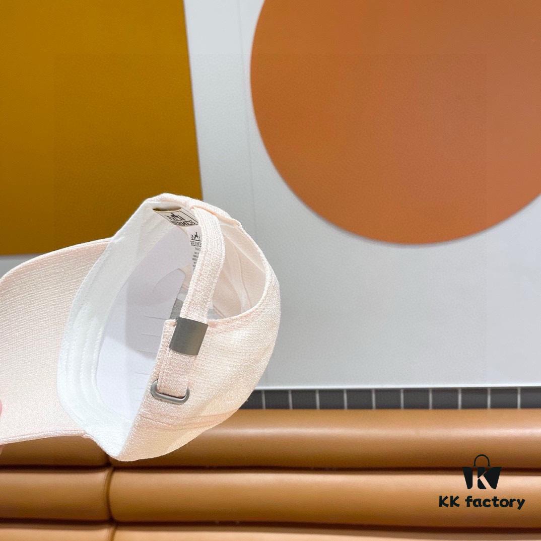 Hermès HERMES Limited Edition Embossed Baseball Cap, Official Website Original Lining, High-End Version for Connoisseurs – Breathable, Comfortable, Ultra UV Protection, Elegant and Sophisticated Style