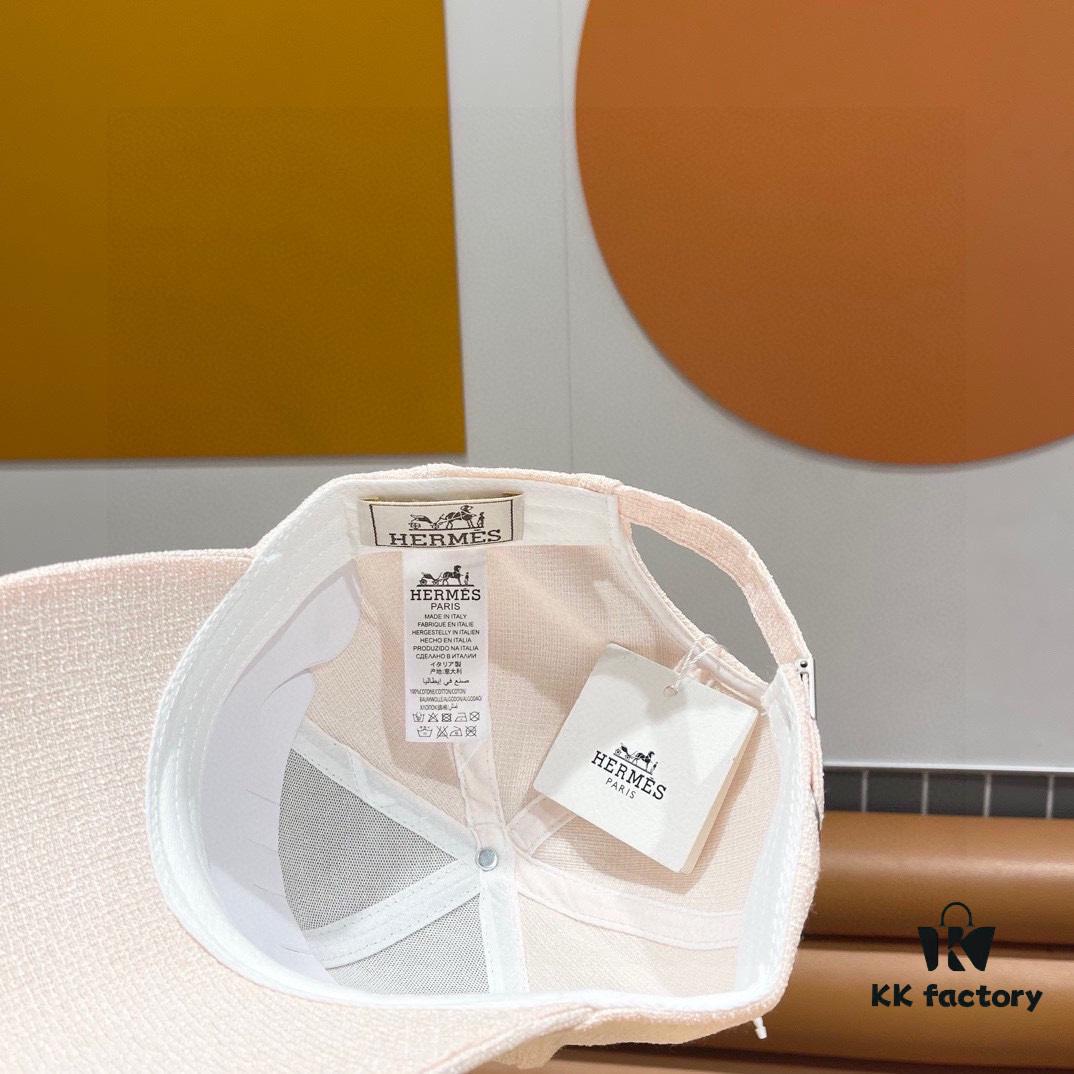 Hermès HERMES Limited Edition Embossed Baseball Cap, Official Website Original Lining, High-End Version for Connoisseurs – Breathable, Comfortable, Ultra UV Protection, Elegant and Sophisticated Style