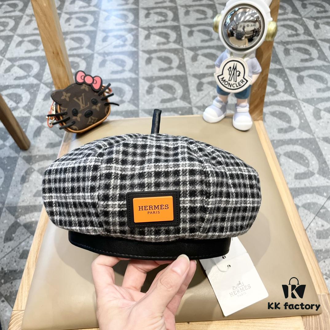 New Arrival HERMÈS Women's Fashion Plaid Wool Beret, Korean-British Style, Versatile Casual Artist Hat, Trendy Pumpkin Cap for Autumn and Winter