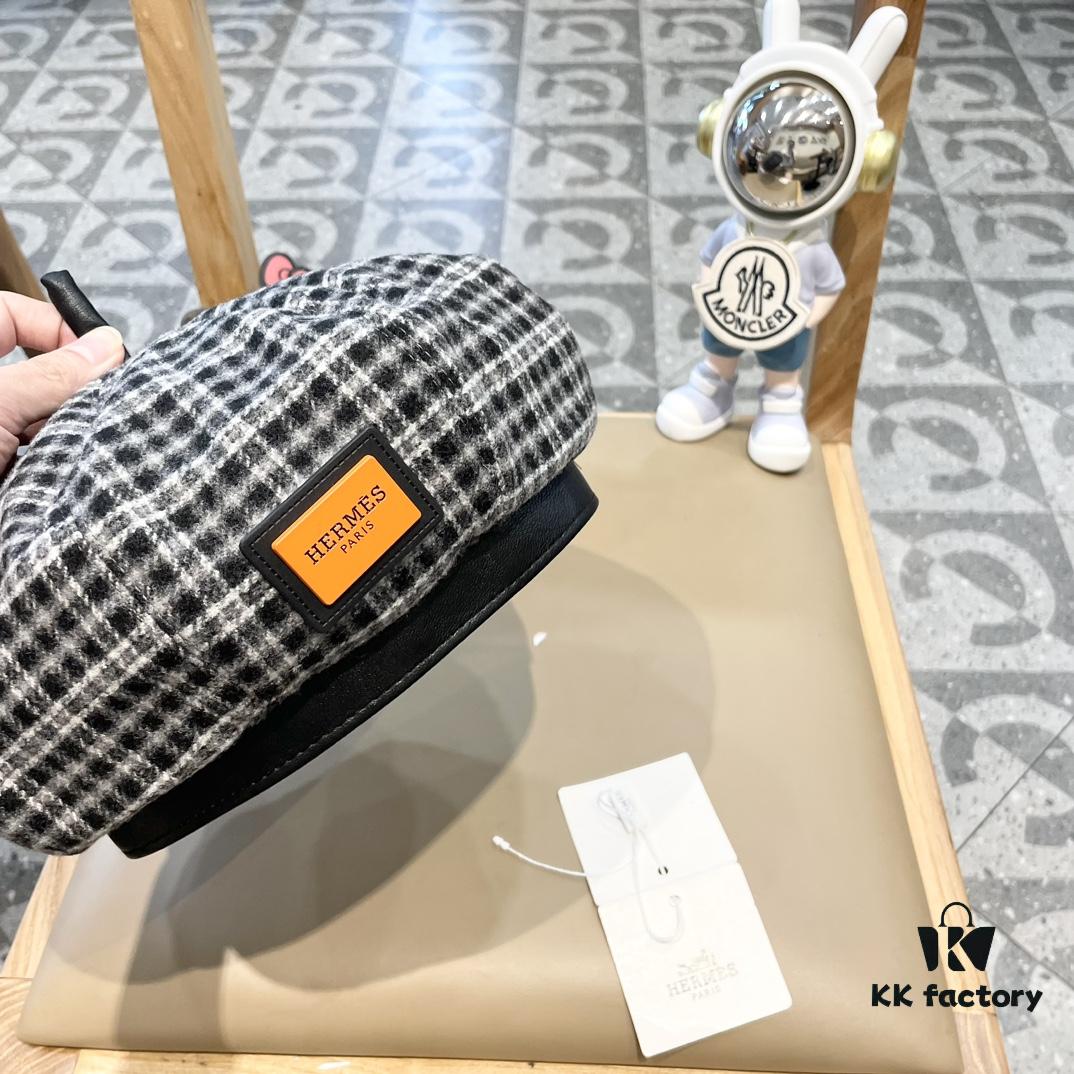 New Arrival HERMÈS Women's Fashion Plaid Wool Beret, Korean-British Style, Versatile Casual Artist Hat, Trendy Pumpkin Cap for Autumn and Winter