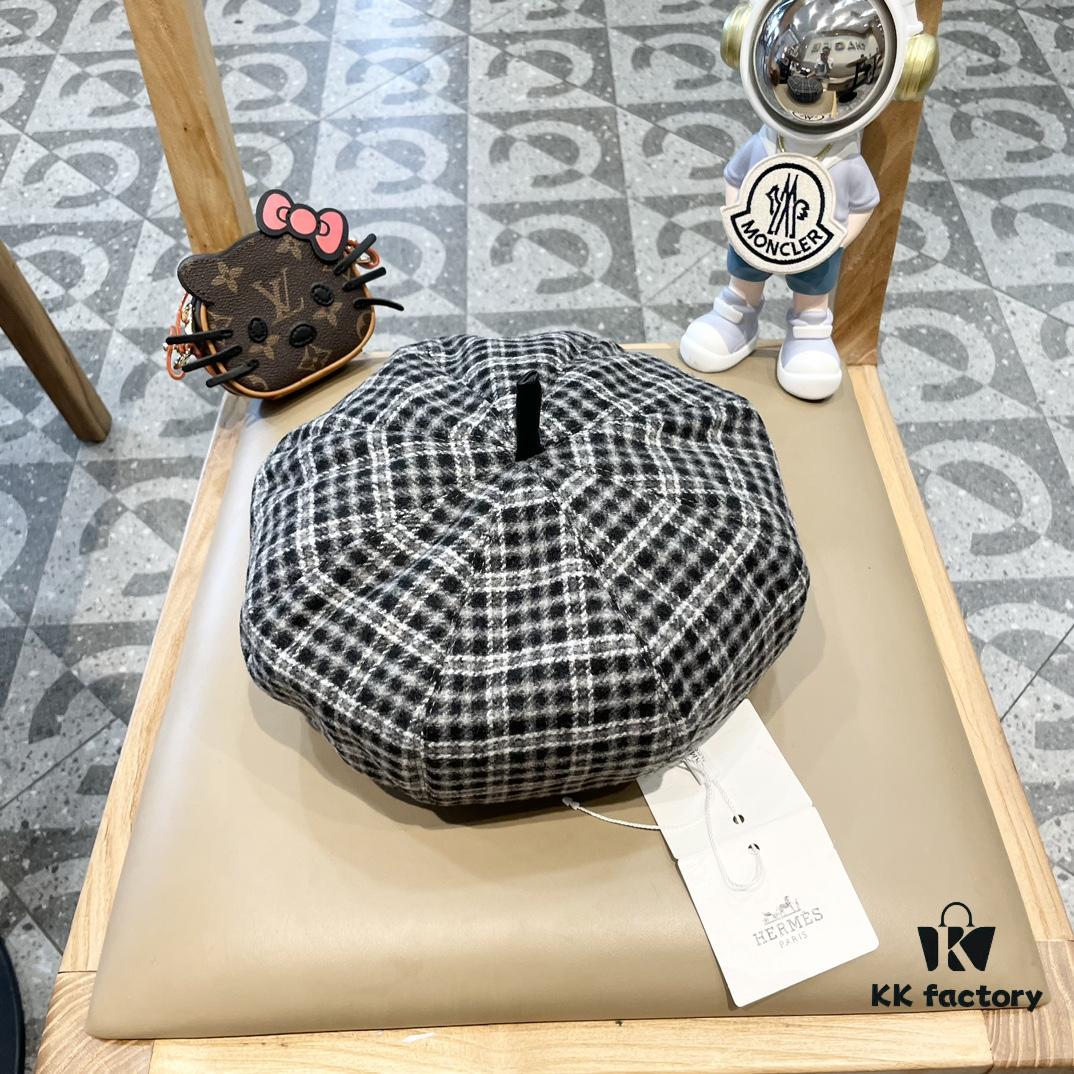 New Arrival HERMÈS Women's Fashion Plaid Wool Beret, Korean-British Style, Versatile Casual Artist Hat, Trendy Pumpkin Cap for Autumn and Winter