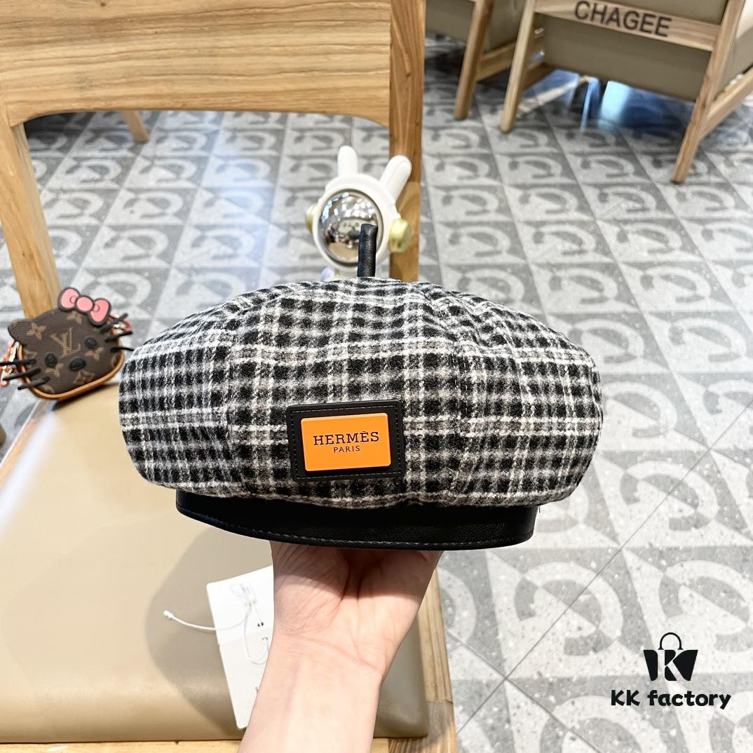 New Arrival HERMÈS Women's Fashion Plaid Wool Beret, Korean-British Style, Versatile Casual Artist Hat, Trendy Pumpkin Cap for Autumn and Winter