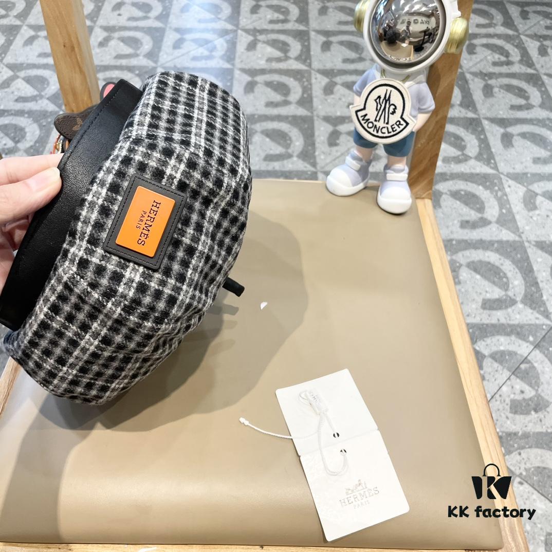 New Arrival HERMÈS Women's Fashion Plaid Wool Beret, Korean-British Style, Versatile Casual Artist Hat, Trendy Pumpkin Cap for Autumn and Winter