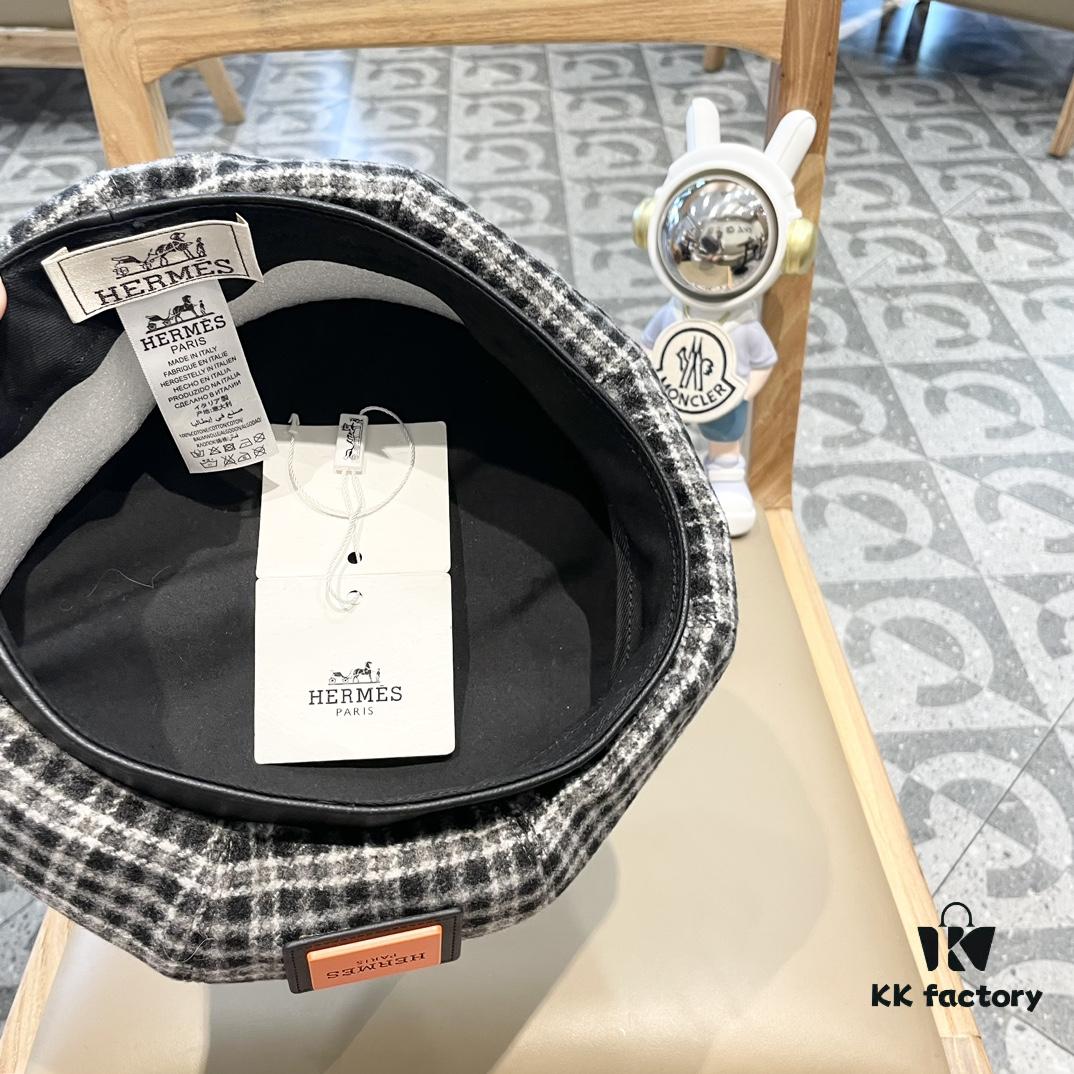 New Arrival HERMÈS Women's Fashion Plaid Wool Beret, Korean-British Style, Versatile Casual Artist Hat, Trendy Pumpkin Cap for Autumn and Winter