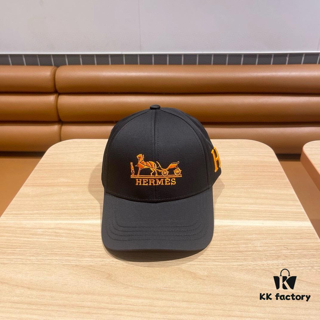 New Arrival HERMÈS Latest Authentic Single Baseball Cap, Color-Blocked H, Factory-Mold Customized, Original Breathable Canvas Fabric with Premium Steel Adjustable Buckle, Exquisite Craftsmanship, Stylish and High Quality