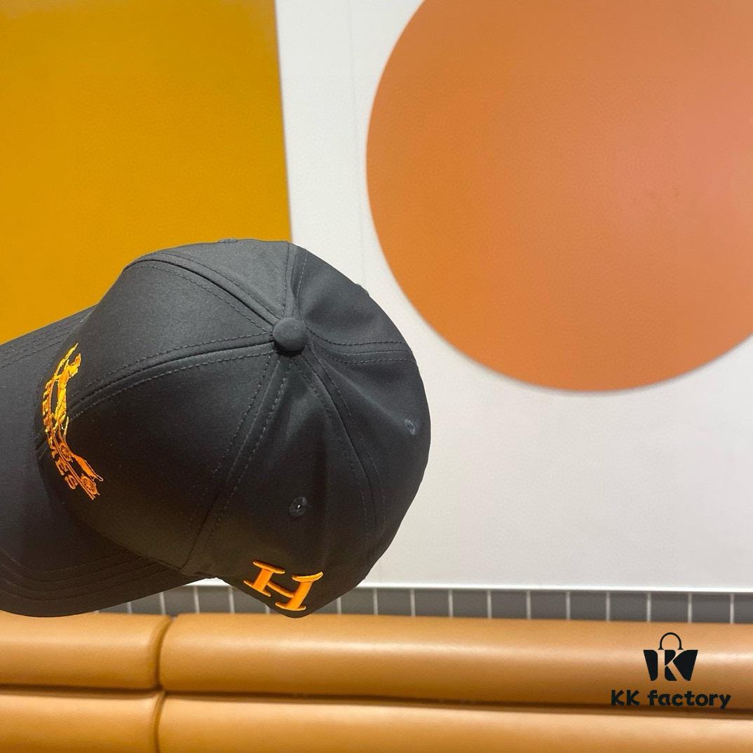 New Arrival HERMÈS Latest Authentic Single Baseball Cap, Color-Blocked H, Factory-Mold Customized, Original Breathable Canvas Fabric with Premium Steel Adjustable Buckle, Exquisite Craftsmanship, Stylish and High Quality