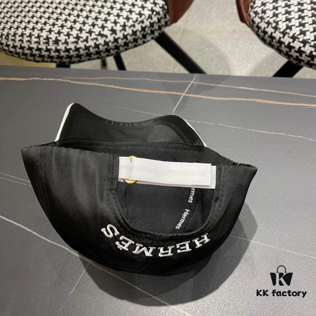 HERMÈS (Hermes) Original Baseball Cap, Classic H Design, Authentic Mold Custom Made, Premium Breathable Canvas Fabric, Exquisite Craftsmanship, Stylish and High Quality