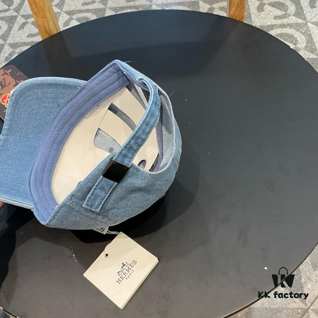 HERMÈS Denim Baseball Cap, Classic H, Authentic Custom Mold Design, Premium Original Breathable Canvas Fabric with Top-Grade Original Steel Adjustable Buckle, Exquisite Craftsmanship, Stylish and Handsome, Exceptional Quality