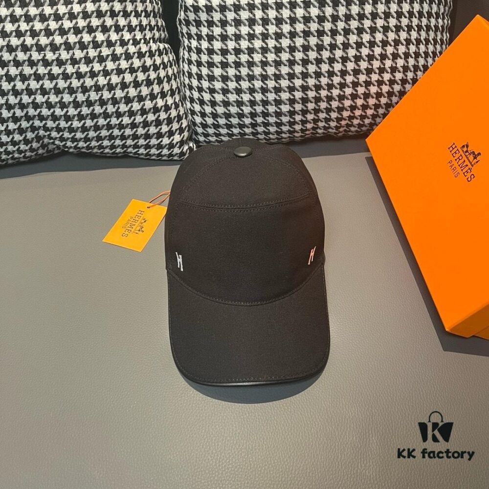 Box and cloth bag included, HERMÈS original order baseball cap, classic H design, authentic mold custom-made, premium breathable canvas fabric with top-layer cowhide, original factory stainless steel adjustable buckle, exquisite craftsmanship, stylish and handsome with outstanding quality!