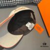 Box and cloth bag included, HERMÈS (Hermes) original order baseball cap, classic H design, genuine mold custom-made, authentic breathable canvas fabric + top-layer cowhide, original factory stainless steel adjustment buckle, exquisite craftsmanship, stylish and handsome with outstanding quality!