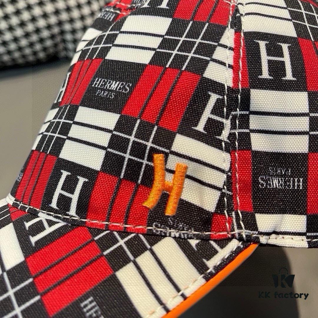 Hermès New Original Order Baseball Cap, H Embroidered Plaid Design, Premium Canvas Fabric with Genuine Top Layer Leather, Original Factory Steel Adjuster, Comes with Box and Cloth Bag