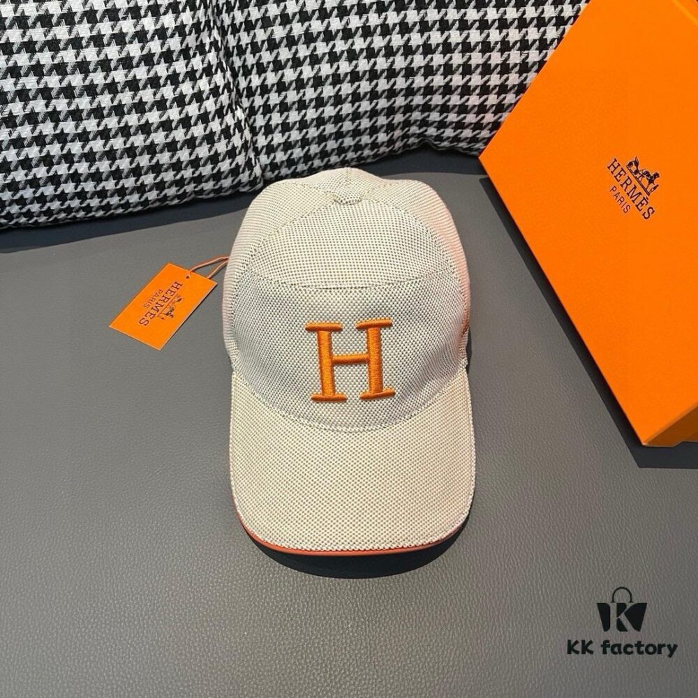 Box and Cloth Bag Included, HERMÈS Original Quality Baseball Cap, Classic H Design, Authentic Mold Custom Made, Premium Canvas Fabric with Genuine Top-Layer Leather, Original Factory Stainless Steel Adjustable Buckle, Exquisite Craftsmanship, Stylish and High Quality