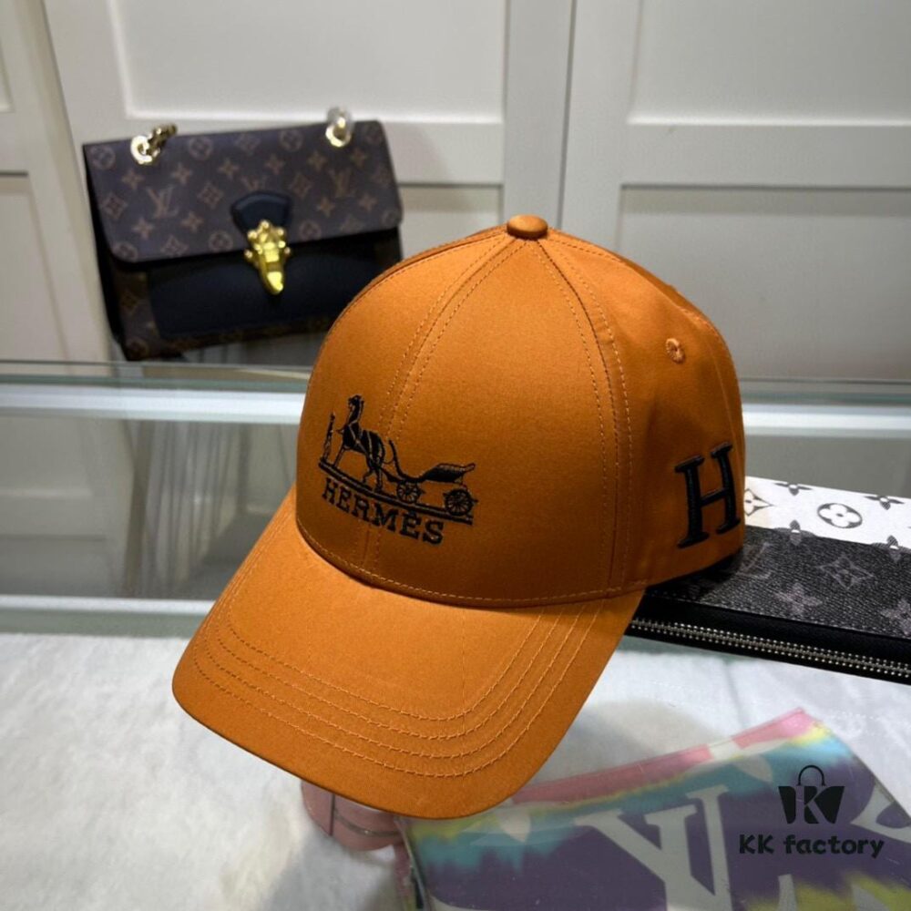 Hermes Limited Edition Embroidered Baseball Cap with Dust Bag, Official Website Original Lining, High Version, Breathable and Comfortable, Ultra-high Sun Protection, Elegant and Stylish