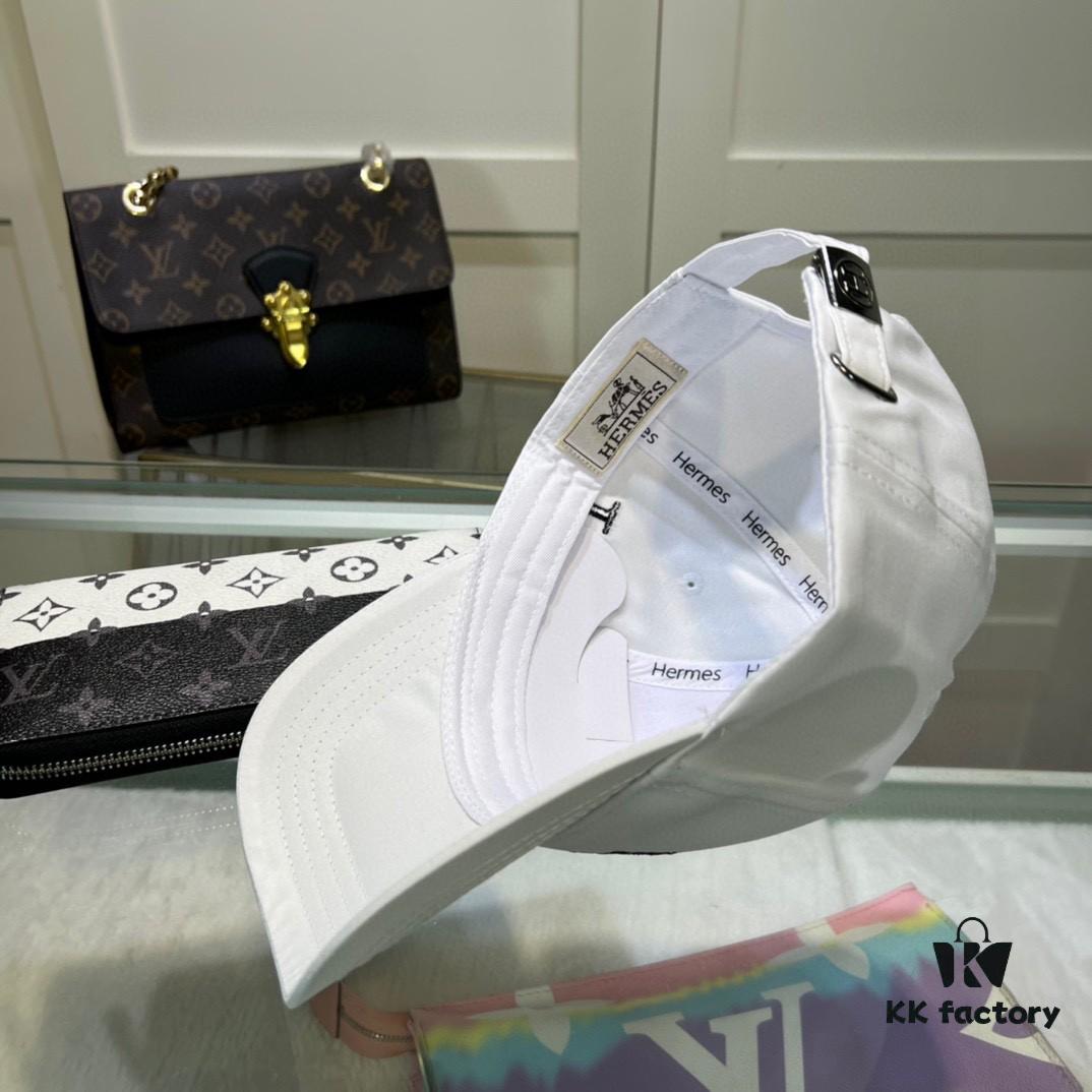 Hermes Limited Edition Embroidered Baseball Cap with Dust Bag, Original Lining from Official Website, High-Quality and Breathable, UV Protection, Elegant Socialite Style