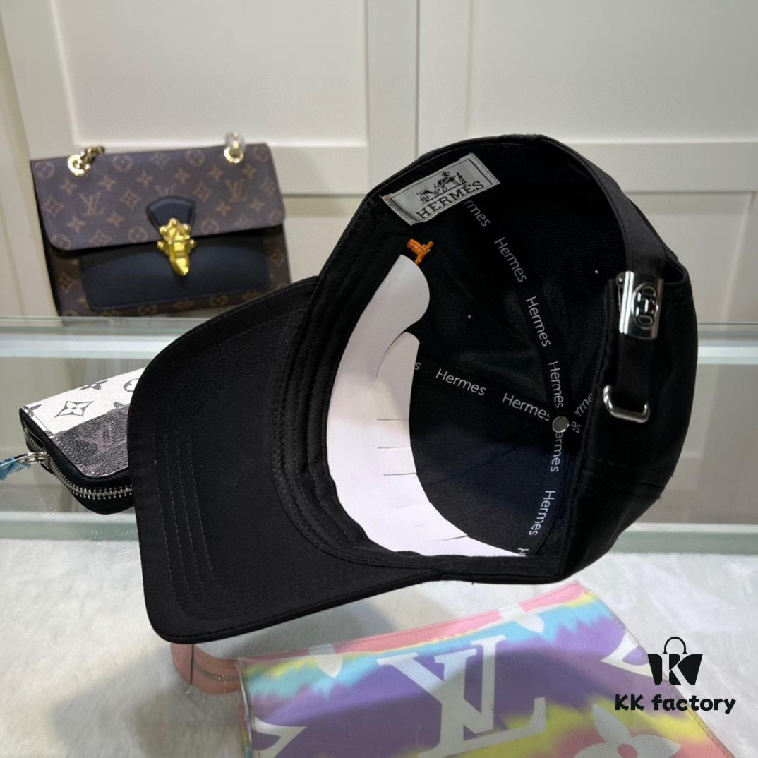 Hermes Limited Edition Embroidered Baseball Cap with Dust Bag, Original Lining from Official Website, High-Quality and Breathable, UV Protection, Elegant Socialite Style